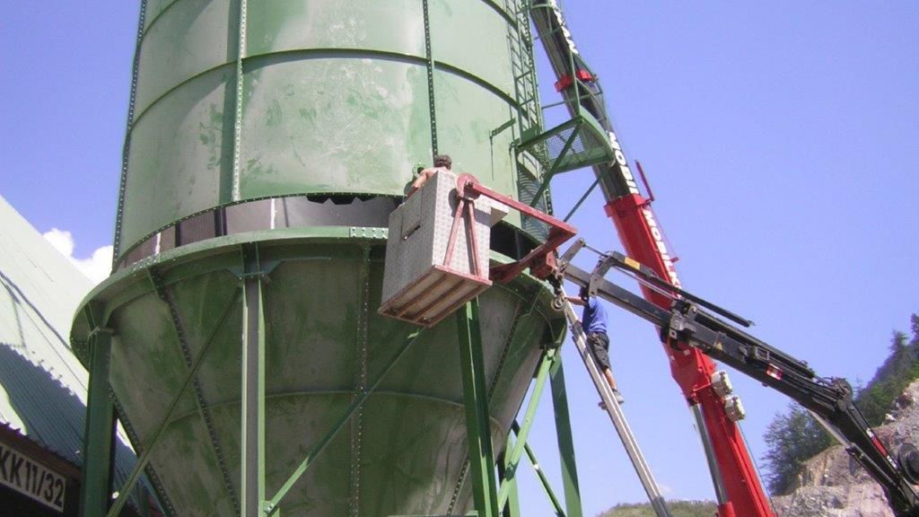 Eberhard, Solothurn: Montage am Silo mit Hubarbeitsbühne