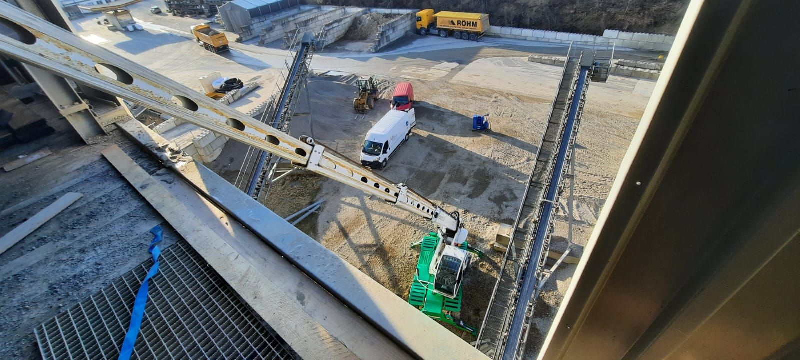 Röhmkies, Maselheim: Förderband und Stahlbau von oben